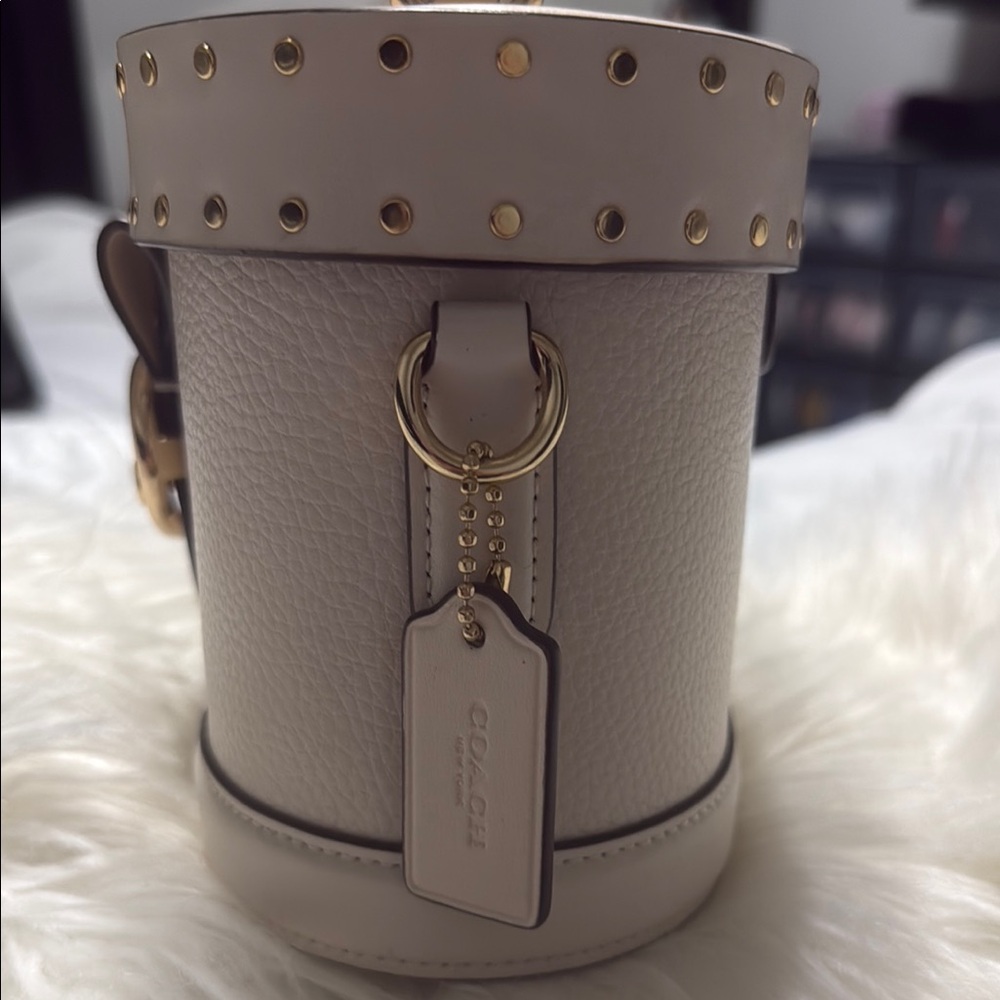Coach Georgie Cream Leather Handbag - Picture 2 of 8